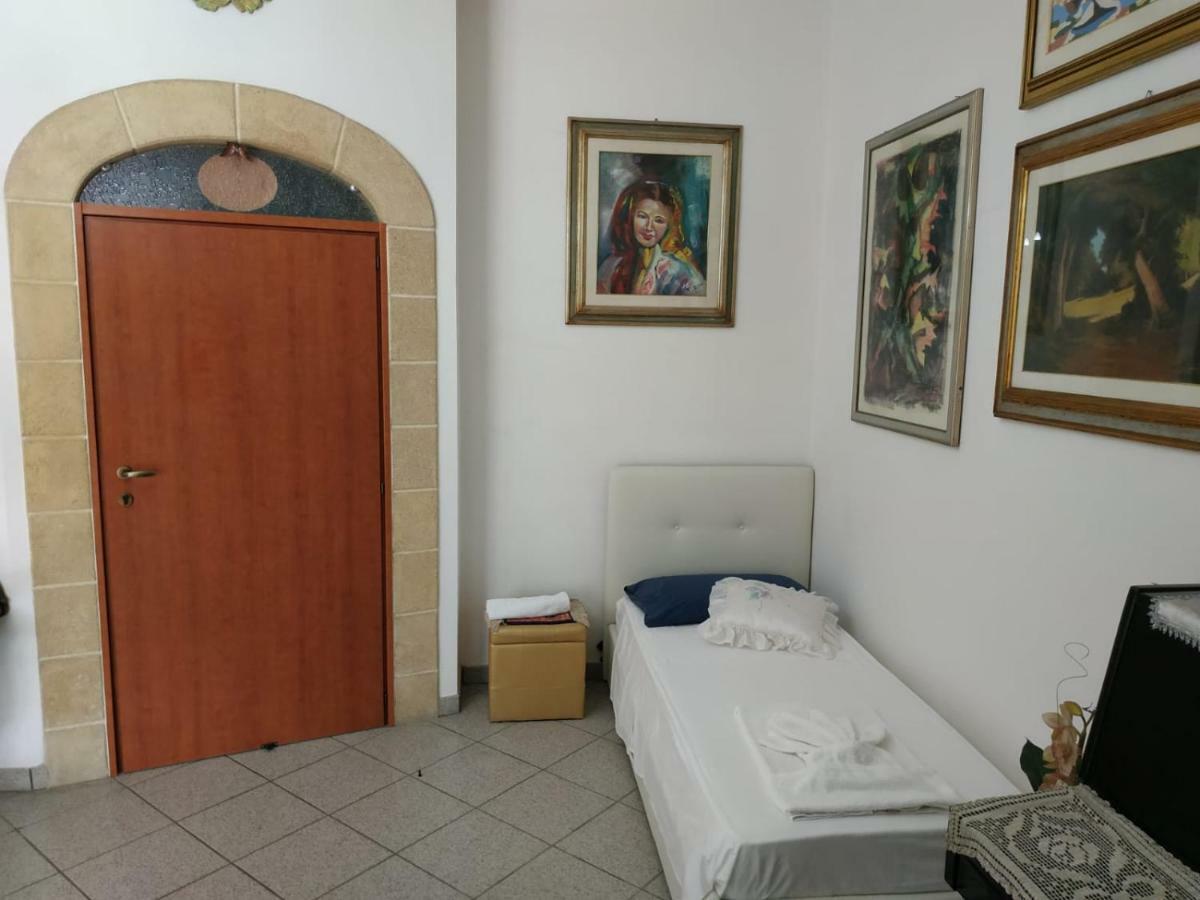 B&B Tra I Mari Del Salento Лечче Екстер'єр фото